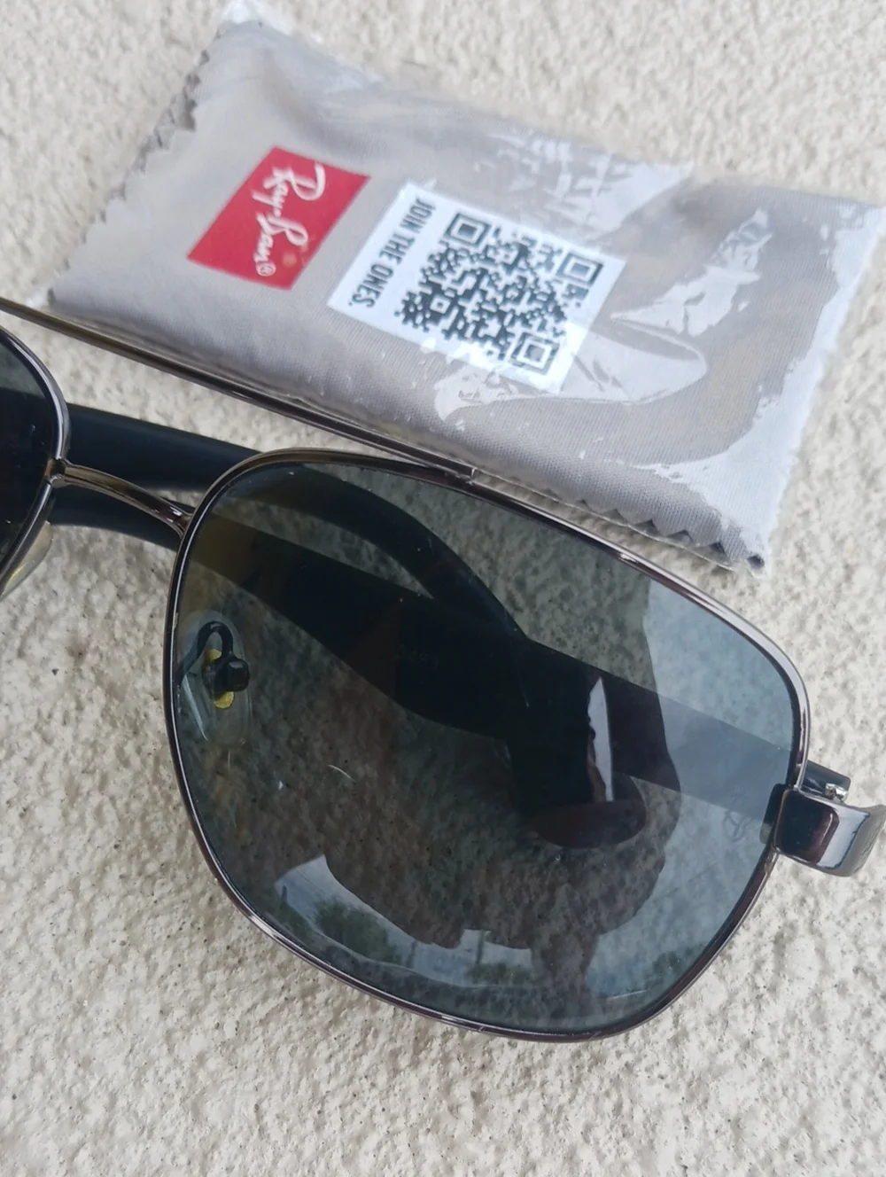 Ray-Ban Aviator Sunglasses in Dark Gray/Black Lenses